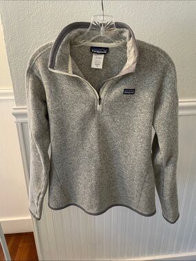 Vintage Patagonia Women’s Light Gray Quarter-Zip Fleece Pullover